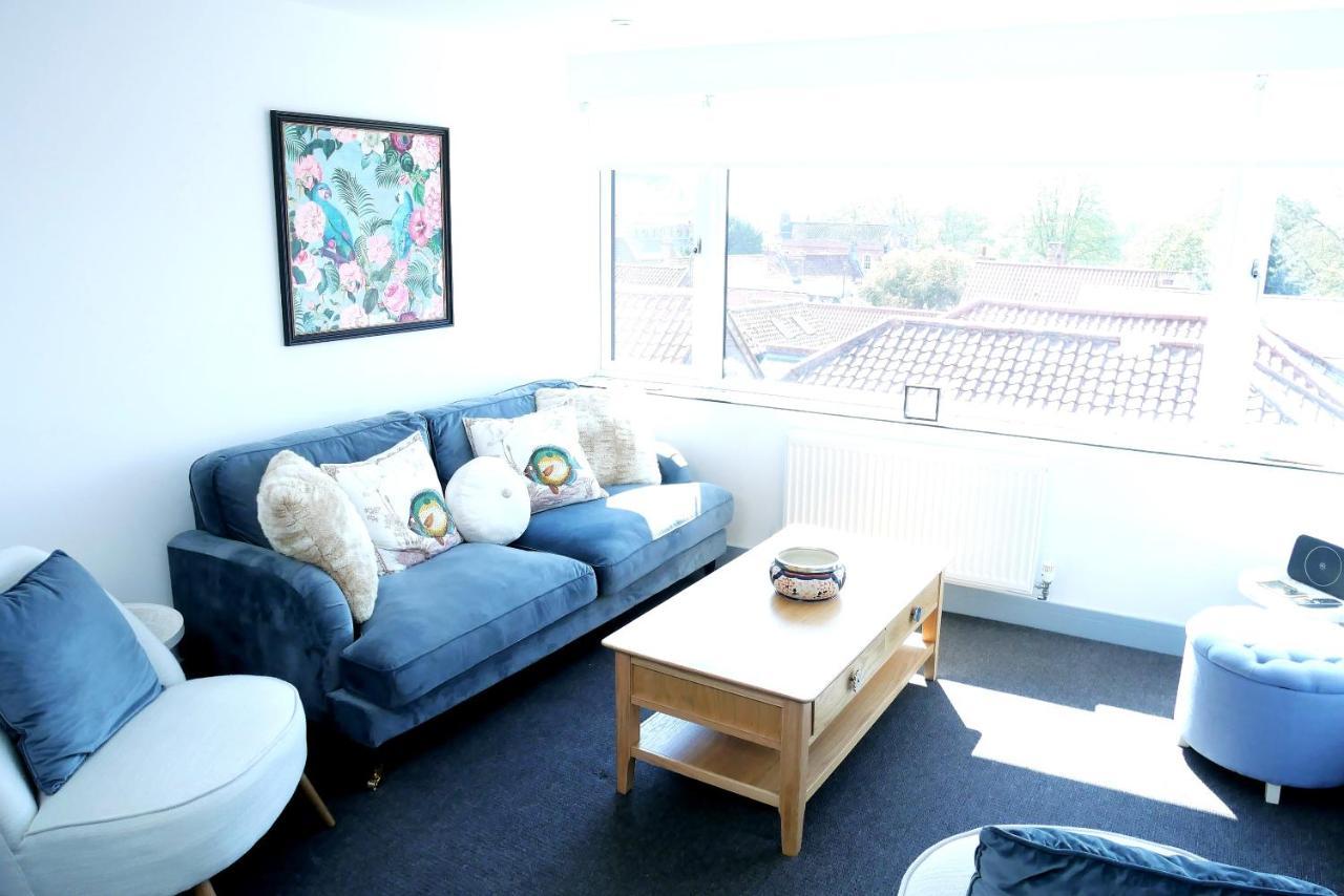 Sunset View, 2 Bedrooms In The Heart Of Holt With Parking المظهر الخارجي الصورة